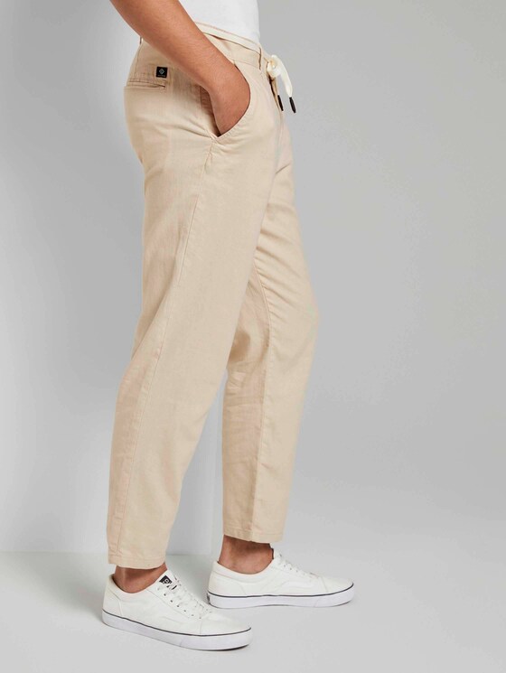 Relaxed Chinohose aus Leinengemisch mit Gürtel - Männer - Fog Beige Relaxed Chinohose aus Leinengemisch mit Gürtel - Männer - Fog Beige - 11 - TOM TAILOR Denim