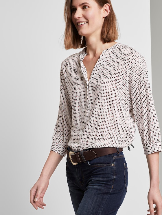 Patterned blouse in a loose fit - Women - white geometric design Patterned blouse in a loose fit - Women - white geometric design - 5 - TOM TAILOR