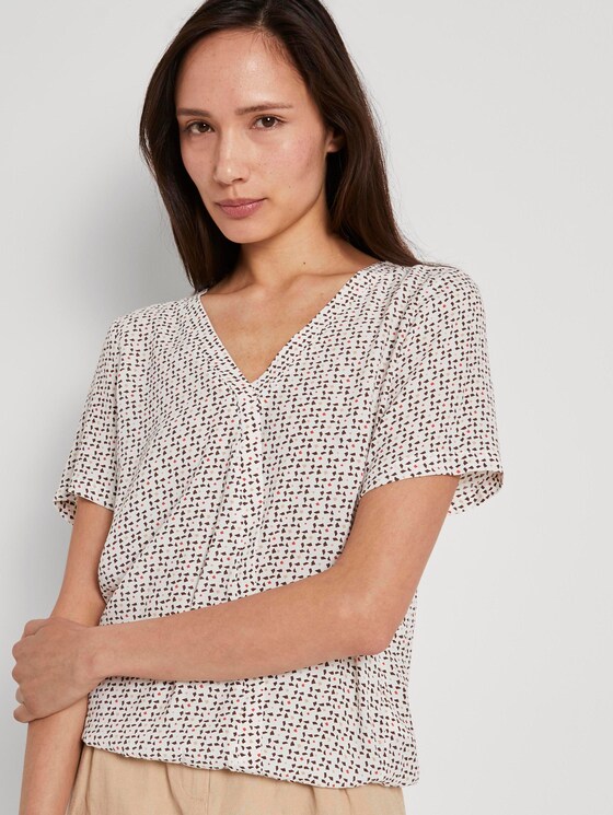 Patterned short-sleeved blouse in a wrap look - Women - white geometric design Patterned short-sleeved blouse in a wrap look - Women - white geometric design - 5 - TOM TAILOR