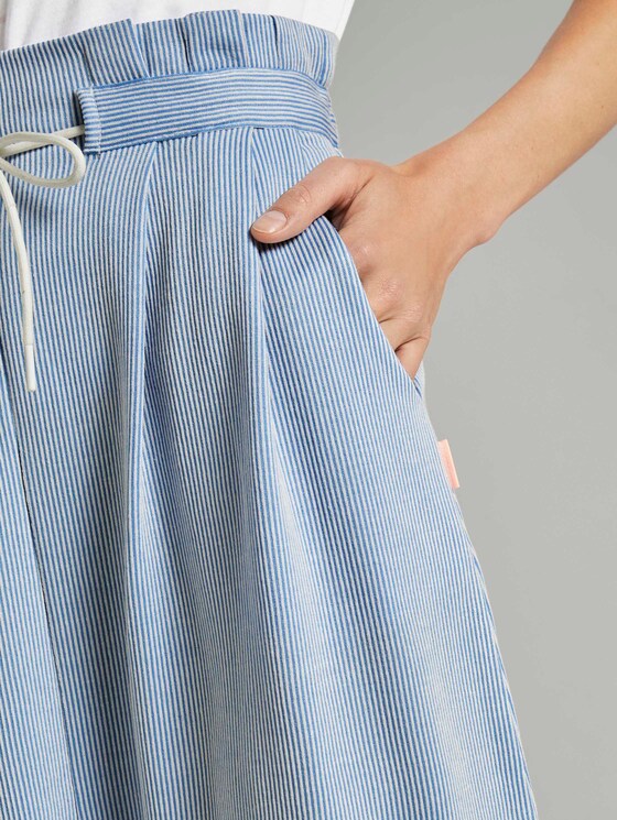 Striped mini skirt with pleated details - Women - blue white stripe Striped mini skirt with pleated details - Women - blue white stripe - 10 - TOM TAILOR Denim