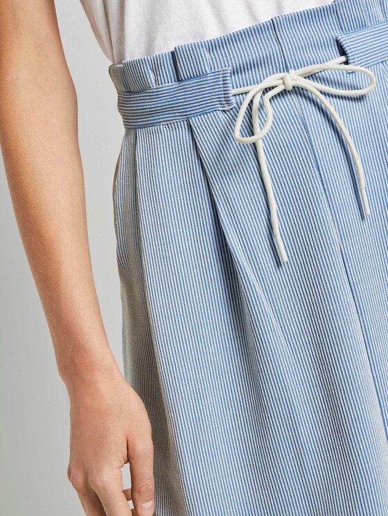 Striped mini skirt with pleated details - Women - blue white stripe Striped mini skirt with pleated details - Women - blue white stripe - 9 - TOM TAILOR Denim