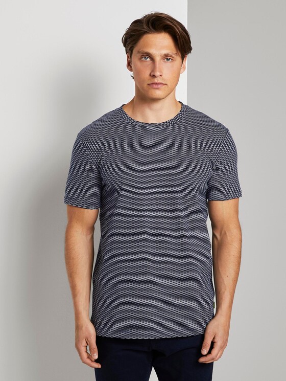 Strukturiertes T-Shirt mit Seitenschlitzen - Männer - navy jacquard block stripe Strukturiertes T-Shirt mit Seitenschlitzen - Männer - navy jacquard block stripe - 1 - TOM TAILOR Denim