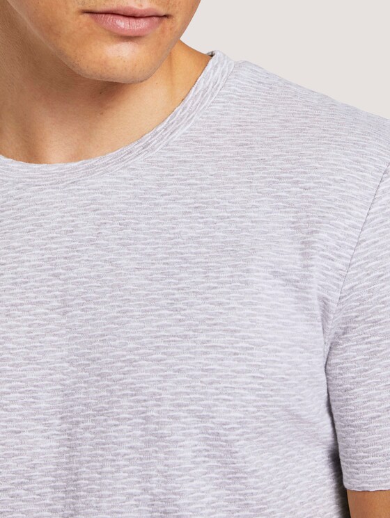 Textured T-shirt with side slits - Men - grey jacquard block stripe Textured T-shirt with side slits - Men - grey jacquard block stripe - 9 - TOM TAILOR Denim