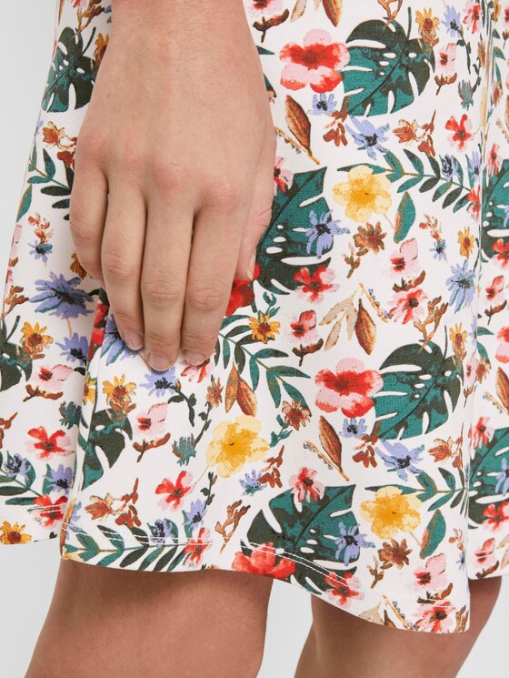 A-line skirt with pockets - Women - white watercolor flower design A-line skirt with pockets - Women - white watercolor flower design - 9 - TOM TAILOR