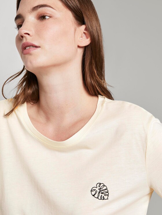 Lockeres T-Shirt mit kleiner Stickerei - Frauen - soft ecru Lockeres T-Shirt mit kleiner Stickerei - Frauen - soft ecru - 9 - Mine to five