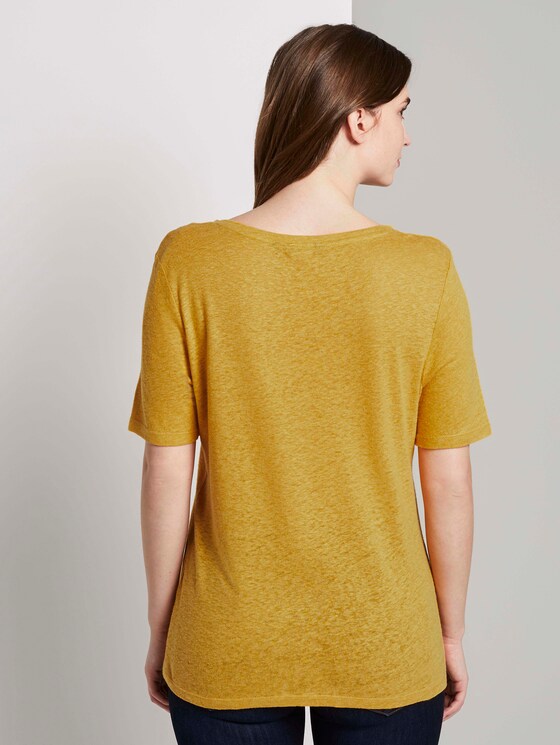 Leinen T-Shirt mit V-Ausschnitt - Frauen - Golden Corn Leinen T-Shirt mit V-Ausschnitt - Frauen - Golden Corn - 2 - Mine to five