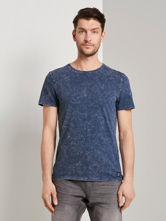 T-shirt in a washed look - Men - after dark blue T-shirt in a washed look - Men - after dark blue - 1 - TOM TAILOR