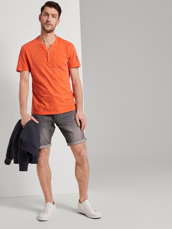 Henley T-Shirt in a washed look - Men - true orange Henley T-Shirt in a washed look - Men - true orange - 3 - TOM TAILOR