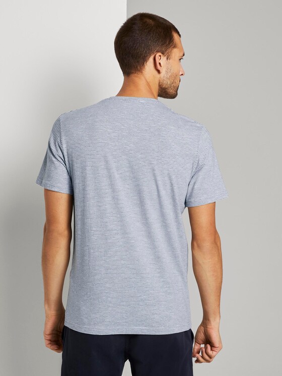 Gestreiftes T-Shirt mit Henley-Ausschnitt - Männer - stripe white Gestreiftes T-Shirt mit Henley-Ausschnitt - Männer - stripe white - 2 - TOM TAILOR