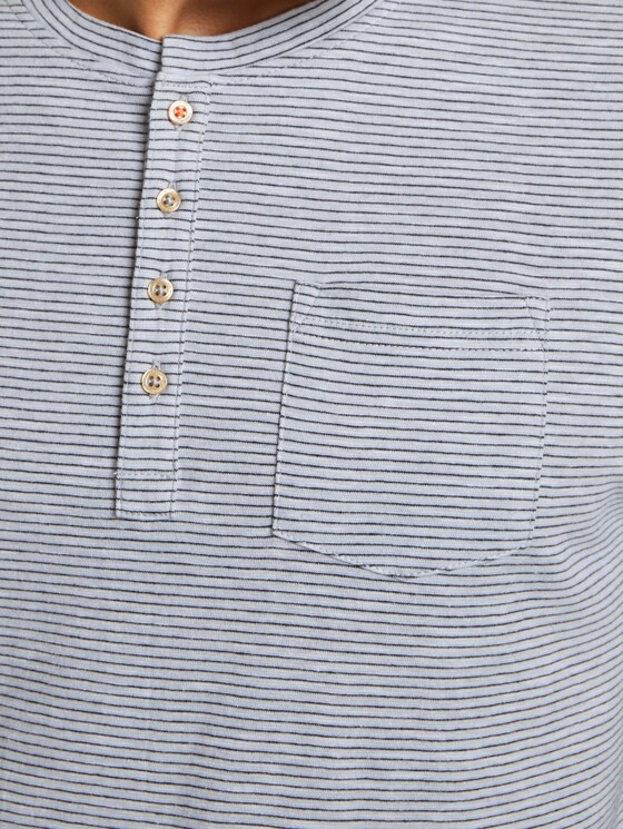 Gestreiftes T-Shirt mit Henley-Ausschnitt - Männer - stripe white Gestreiftes T-Shirt mit Henley-Ausschnitt - Männer - stripe white - 9 - TOM TAILOR