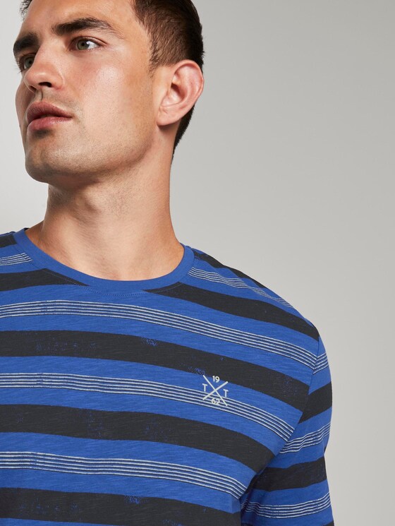 Striped T-shirt - Men - violet blue bold watery stripe Striped T-shirt - Men - violet blue bold watery stripe - 9 - TOM TAILOR