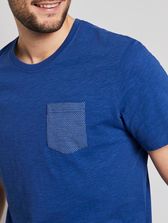 T-Shirt mit Tasche auf der Brust - Männer - Shiny Royal T-Shirt mit Tasche auf der Brust - Männer - Shiny Royal - 9 - TOM TAILOR