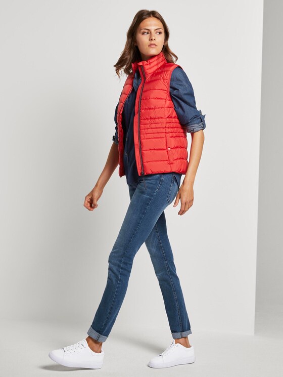 Lightweight quilted vest with a stand-up collar - Women - Strong Red Lightweight quilted vest with a stand-up collar - Women - Strong Red - 3 - TOM TAILOR