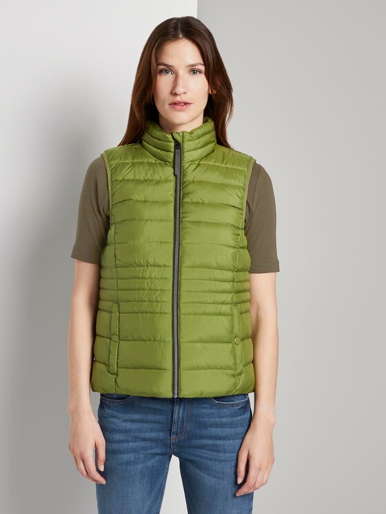 Lightweight quilted vest with a stand-up collar - Women - wood green Lightweight quilted vest with a stand-up collar - Women - wood green - 1 - TOM TAILOR