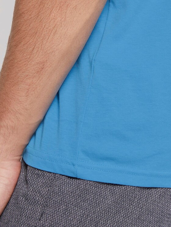 Basic T-Shirt mit Logo-Stickerei - Männer - soft cloud blue Basic T-Shirt mit Logo-Stickerei - Männer - soft cloud blue - 10 - TOM TAILOR