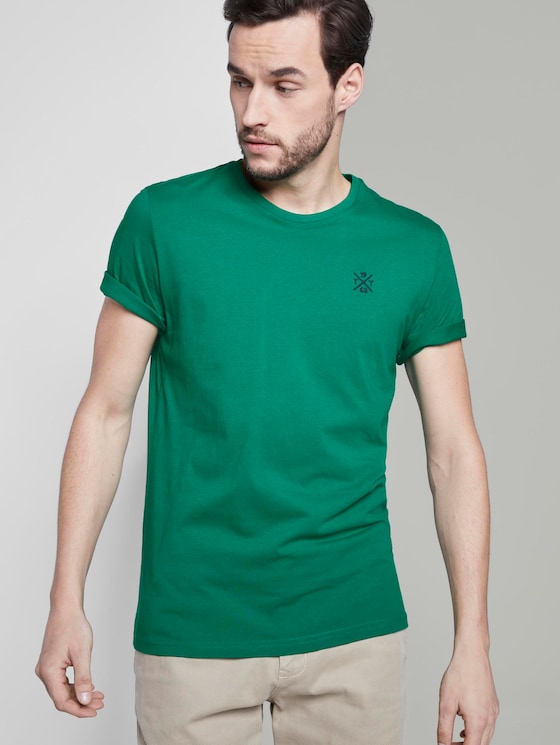 Basic T Shirt Mit Logo Stickerei Von Tom Tailor