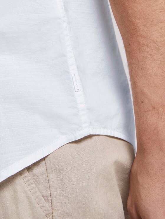 Fein strukturiertes Kurzarmhemd mit Haifischkragen - Männer - White Fein strukturiertes Kurzarmhemd mit Haifischkragen - Männer - White - 10 - TOM TAILOR