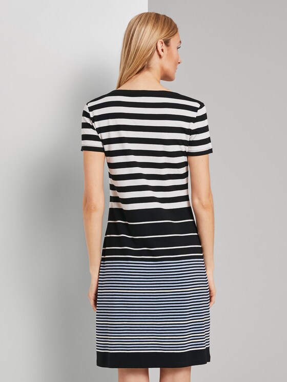 Jersey dress with stripes - Women - black white stripe design Jersey dress with stripes - Women - black white stripe design - 2 - TOM TAILOR