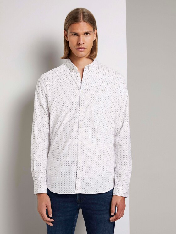 Gemustertes Hemd mit Stretch-Anteil - Männer - white twisted element print Gemustertes Hemd mit Stretch-Anteil - Männer - white twisted element print - 1 - TOM TAILOR Denim