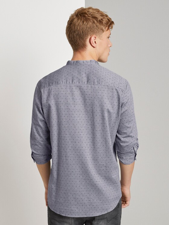 Patterned shirt with a stand-up collar and 3/4 sleeves - Men - navy filled triangle print Patterned shirt with a stand-up collar and 3/4 sleeves - Men - navy filled triangle print - 2 - TOM TAILOR Denim