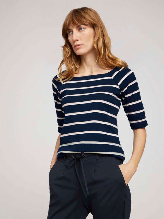 horizontal striped t shirt