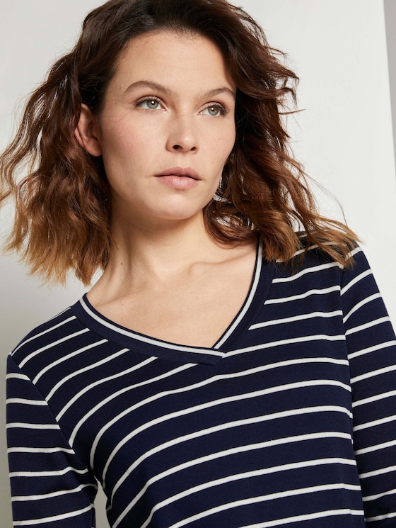 Shirt mit V-Ausschnitt - Frauen - navy stripe Shirt mit V-Ausschnitt - Frauen - navy stripe - 9 - TOM TAILOR
