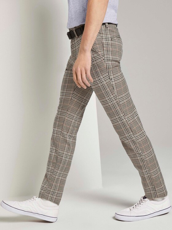 Strukturierte Chinohose mit Gürtel - Männer - brown beige check Strukturierte Chinohose mit Gürtel - Männer - brown beige check - 11 - TOM TAILOR Denim