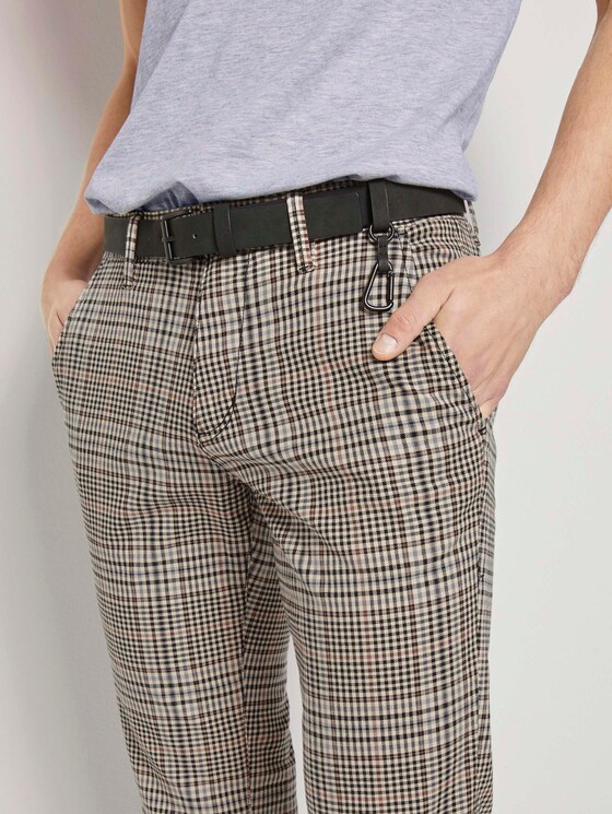 Strukturierte Chinohose mit Gürtel - Männer - brown beige check Strukturierte Chinohose mit Gürtel - Männer - brown beige check - 9 - TOM TAILOR Denim