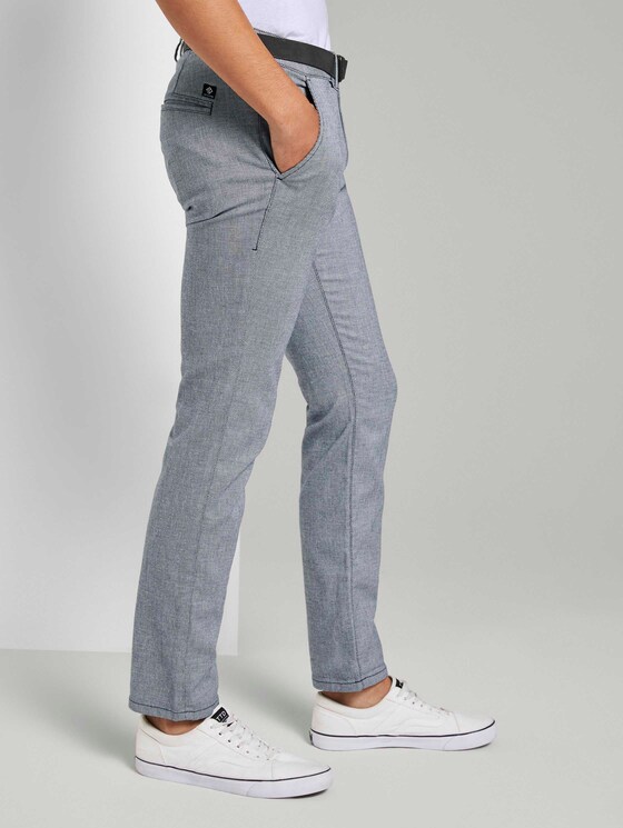 Strukturierte Chinohose mit Gürtel - Männer - navy white dobby yarn dye Strukturierte Chinohose mit Gürtel - Männer - navy white dobby yarn dye - 11 - TOM TAILOR Denim