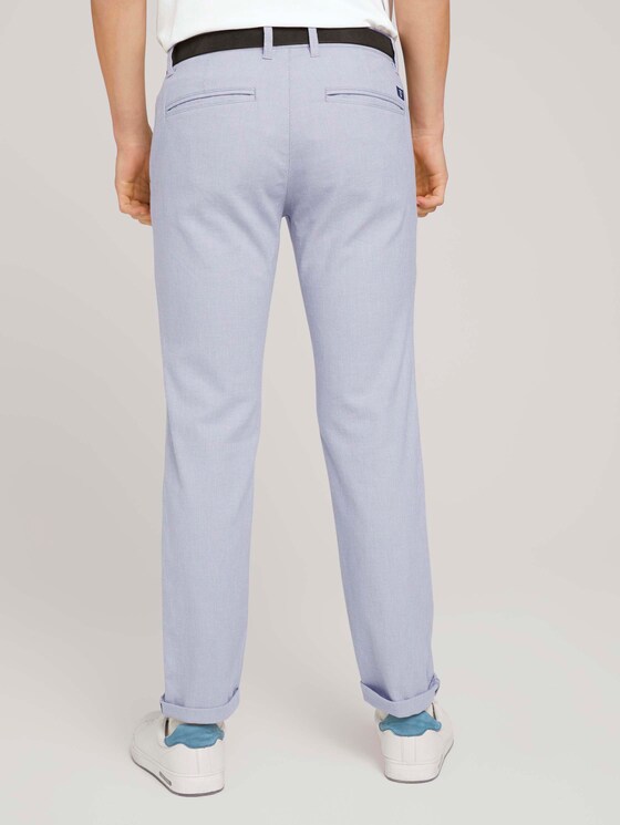 Strukturierte Chinohose mit Gürtel - Männer - grey white dobby Strukturierte Chinohose mit Gürtel - Männer - grey white dobby - 2 - TOM TAILOR Denim