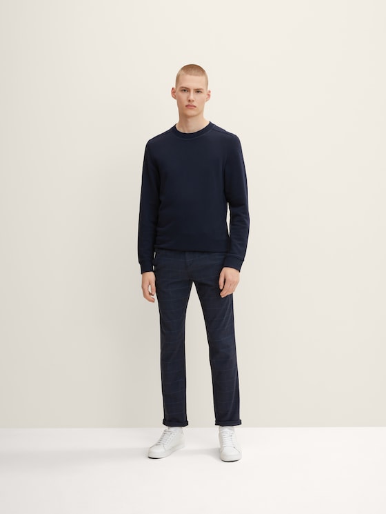 Textured chinos with a belt