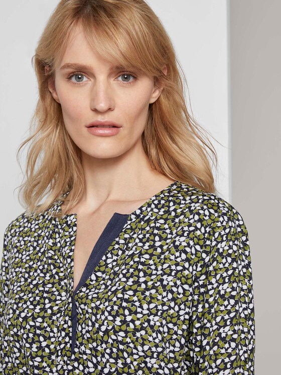 Gemusterte Henley-Bluse mit Turn-Ups - Frauen - navy green floral design Gemusterte Henley-Bluse mit Turn-Ups - Frauen - navy green floral design - 9 - TOM TAILOR