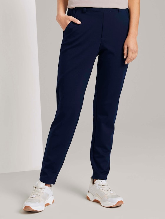 Relaxed-fit trousers with an elastic waistband