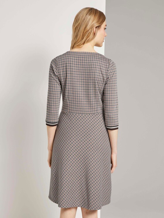 Kariertes Jersey-Kleid in A-Linie - Frauen - camel small check Kariertes Jersey-Kleid in A-Linie - Frauen - camel small check - 2 - TOM TAILOR