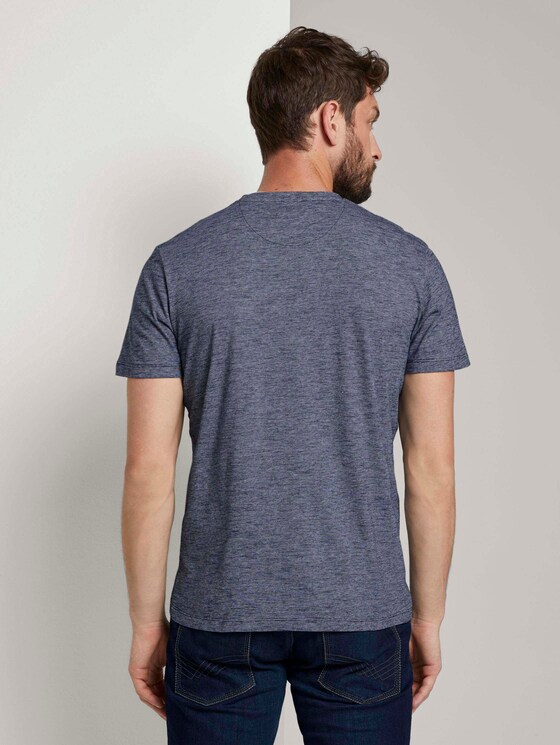 Fein gemustertes T-Shirt mit Brusttasche - Männer - Dark Blue Stripe Fein gemustertes T-Shirt mit Brusttasche - Männer - Dark Blue Stripe - 2 - TOM TAILOR