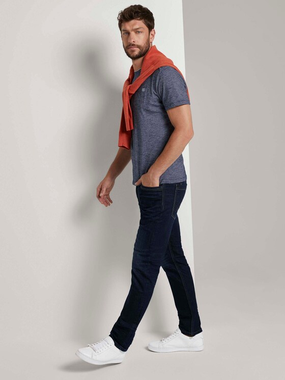 Fein gemustertes T-Shirt mit Brusttasche - Männer - Dark Blue Stripe Fein gemustertes T-Shirt mit Brusttasche - Männer - Dark Blue Stripe - 3 - TOM TAILOR
