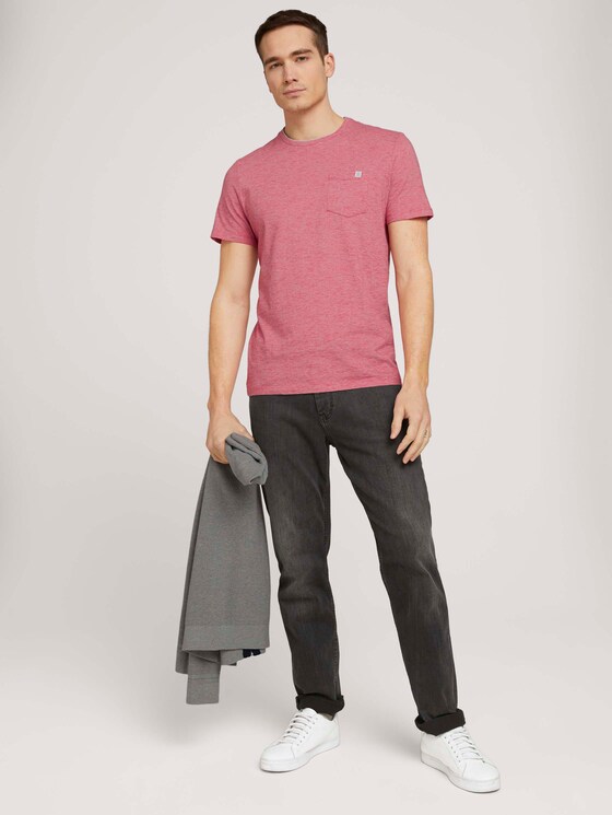 Fein gestreiftes T-Shirt mit Brusttasche - Männer - powerful red yarn dye stripe Fein gestreiftes T-Shirt mit Brusttasche - Männer - powerful red yarn dye stripe - 3 - TOM TAILOR