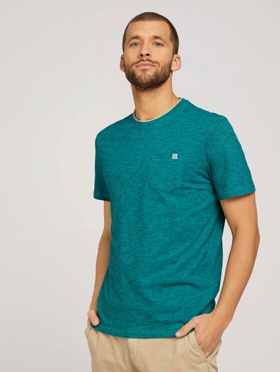 Fein gestreiftes T-Shirt mit Brusttasche - Männer - dark blue aqua fine stripe Fein gestreiftes T-Shirt mit Brusttasche - Männer - dark blue aqua fine stripe - 1 - TOM TAILOR