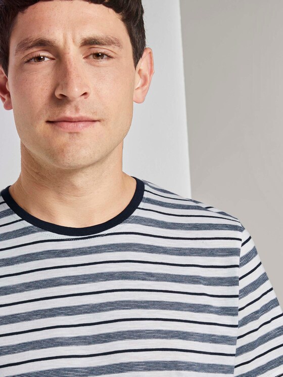 Bunt gestreiftes T-Shirt - Männer - offwhite navy stripes Bunt gestreiftes T-Shirt - Männer - offwhite navy stripes - 9 - TOM TAILOR