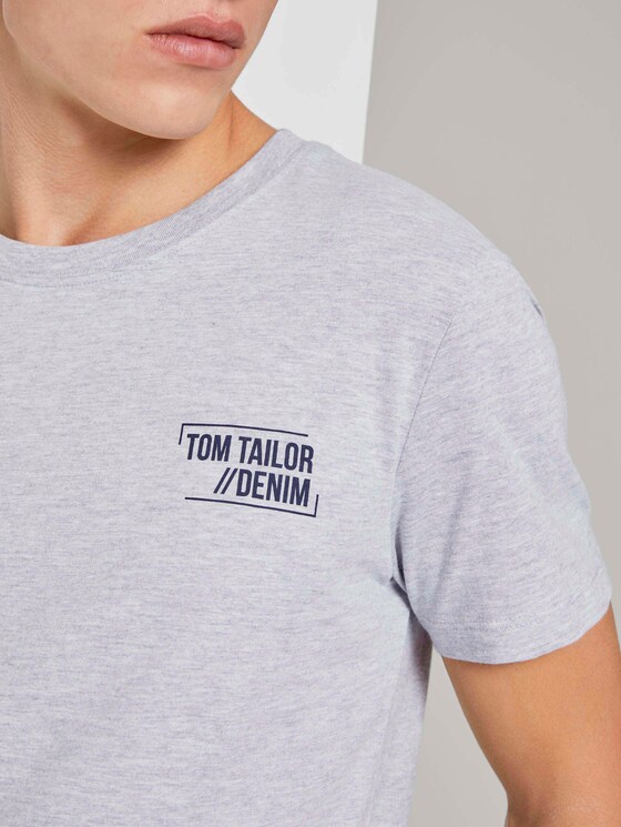 T-Shirt mit kleinem Schriftprint - Männer - Light Stone Grey Melange T-Shirt mit kleinem Schriftprint - Männer - Light Stone Grey Melange - 9 - TOM TAILOR Denim
