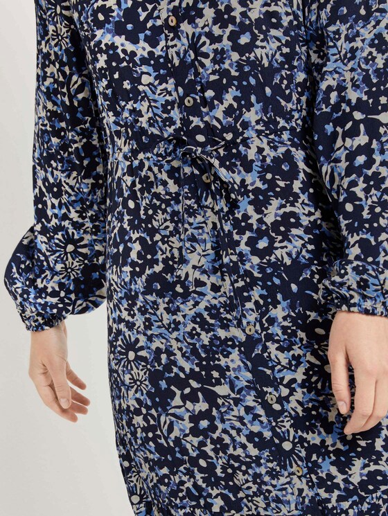 Gemustertes Midikleid mit Volants - Frauen - blue flower design Gemustertes Midikleid mit Volants - Frauen - blue flower design - 9 - TOM TAILOR