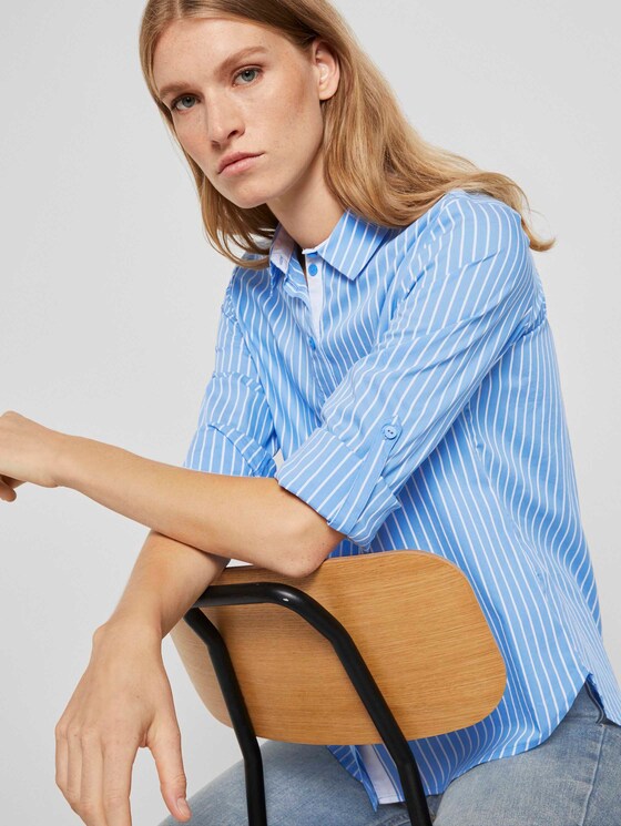 Henley-Bluse mit Faltendetail - Frauen - blue vertical thin stripe Henley-Bluse mit Faltendetail - Frauen - blue vertical thin stripe - 10 - TOM TAILOR