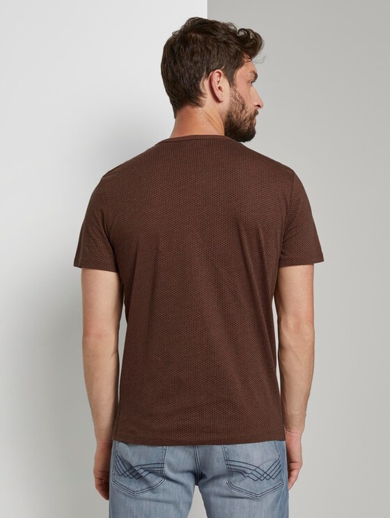 Fein gemustertes T-Shirt mit Brusttasche - Männer - brown oak Fein gemustertes T-Shirt mit Brusttasche - Männer - brown oak - 2 - TOM TAILOR