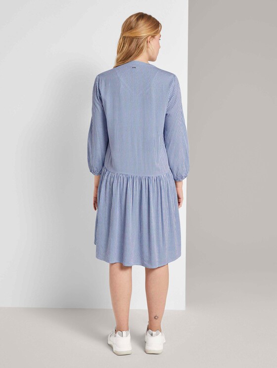 Geknöpftes Minikleid mit Volant - Frauen - mid blue white stripe Geknöpftes Minikleid mit Volant - Frauen - mid blue white stripe - 2 - TOM TAILOR Denim