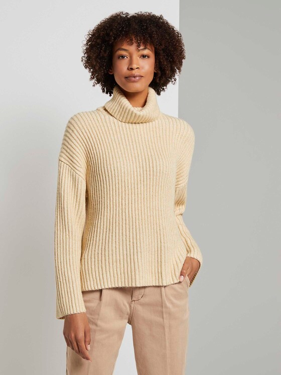 Moderner Rollkragenpullover - Frauen - light soft sand Moderner Rollkragenpullover - Frauen - light soft sand - 1 - Mine to five