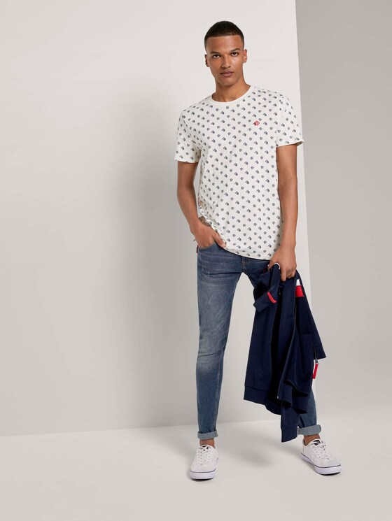 Print T-Shirt mit kleinem Logo - Männer - beige small leaf autumn print Print T-Shirt mit kleinem Logo - Männer - beige small leaf autumn print - 3 - TOM TAILOR Denim