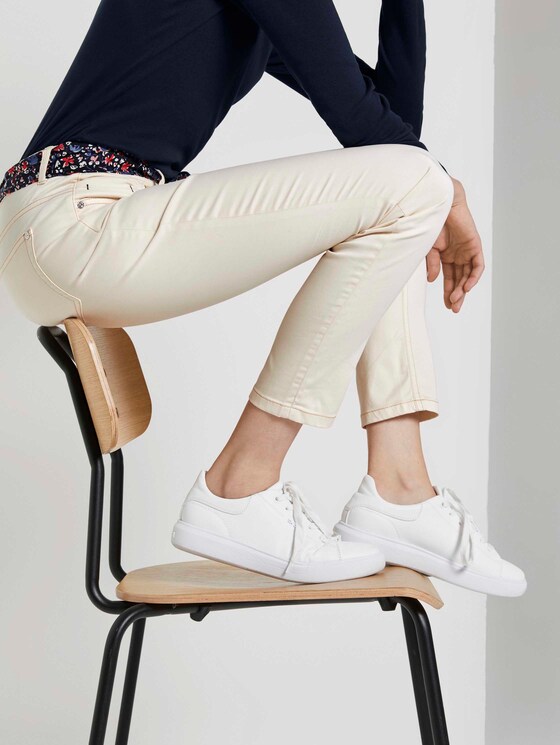 Alexa Slim Jeans mit Bindegürtel - Frauen - warm sand beige Alexa Slim Jeans mit Bindegürtel - Frauen - warm sand beige - 9 - TOM TAILOR