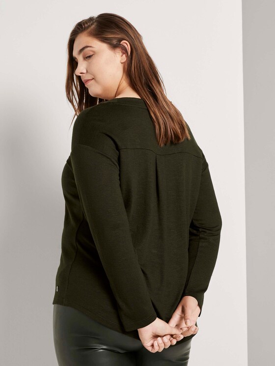 Langarmshirt mit V-Ausschnitt - Frauen - Dark Rosin Green Langarmshirt mit V-Ausschnitt - Frauen - Dark Rosin Green - 2 - My True Me