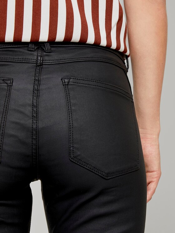 Jona Extra Skinny Jeans in Lederoptik - Frauen - coated black denim Jona Extra Skinny Jeans in Lederoptik - Frauen - coated black denim - 9 - TOM TAILOR Denim