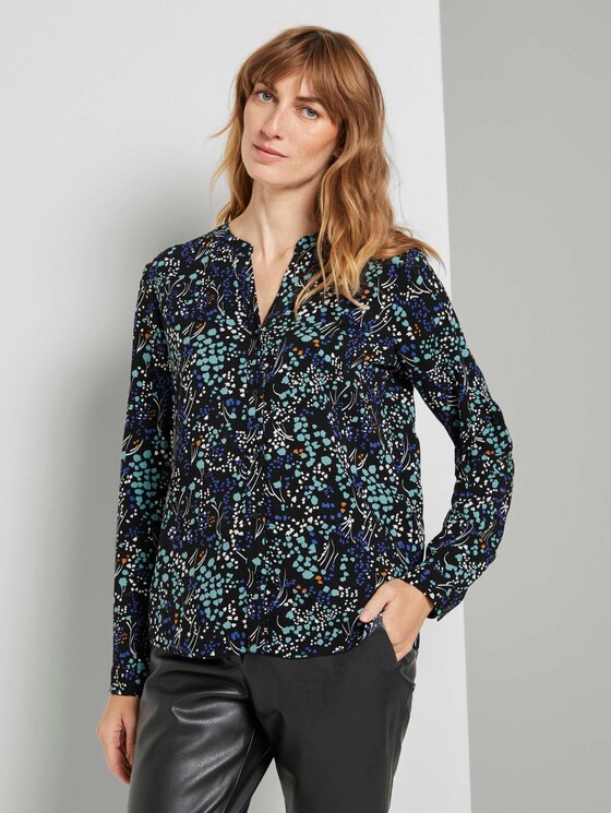 Gemusterte Henley Bluse - Frauen - black floral design Gemusterte Henley Bluse - Frauen - black floral design - 1 - TOM TAILOR